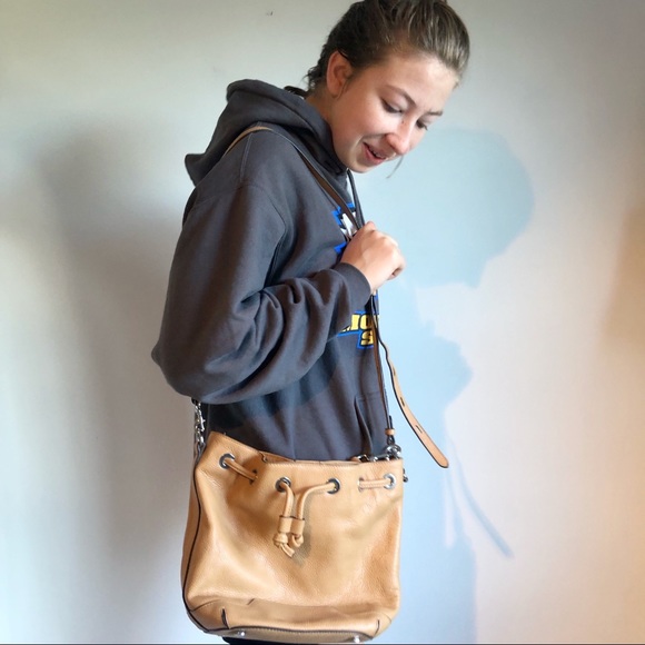 Rebecca Minkoff Fiona Bucket Bag in Soft Tan Pebbled Leather Silver Hardware - Picture 2 of 16